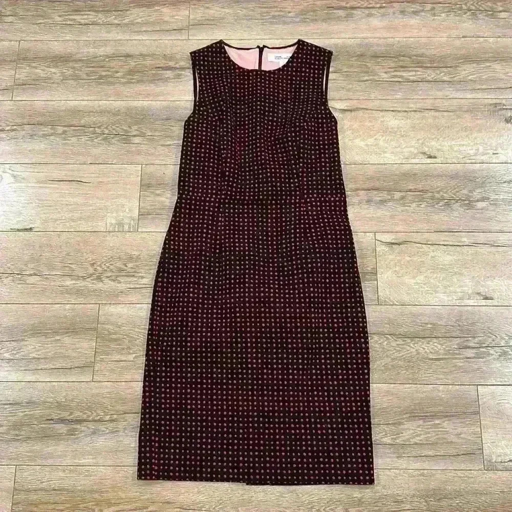 DIANE VON FURSTENBERG Dress Size 8 in Excellent Condition